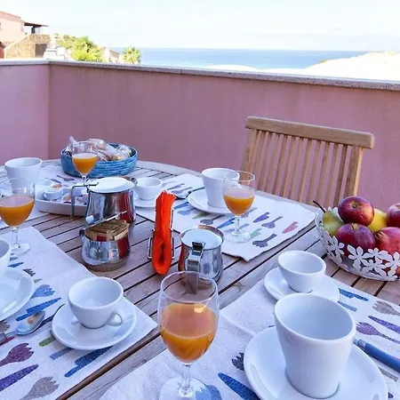 Vista Mare Con Terrazza Sotto Casa Per 5 Persone * Torre dei Corsari