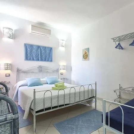 Apartment Vista Mare Con Terrazza Sotto Casa Per 5 Persone