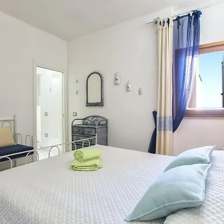 Apartment Vista Mare Con Terrazza Sotto Casa Per 5 Persone Torre dei Corsari