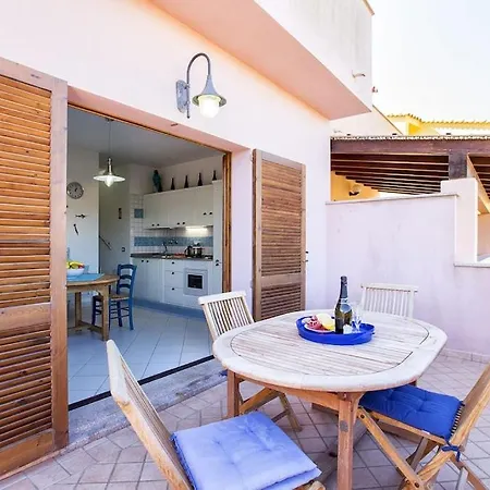 Costa Verde, With A Terrace Overlooking The Sea And Close To The Pristine Dunes Apartamento Torre dei Corsari